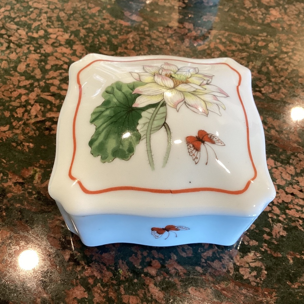 Porcelain Trinket Box The Toscany Collection Lotus Japan Floral Butterfly